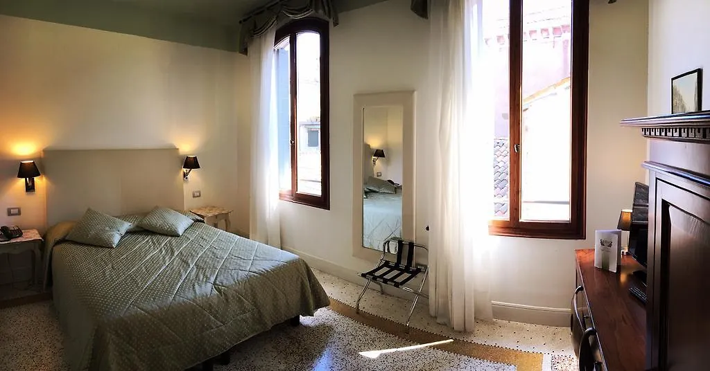 ***  Hotel Sant'Antonin Venecia Italia